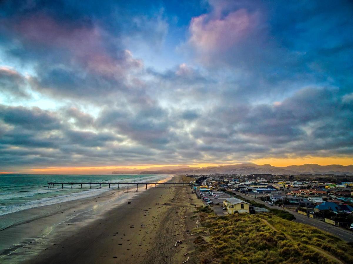 Coastal City Retreat - New Brighton Accommodation Christchurch Bagian luar foto