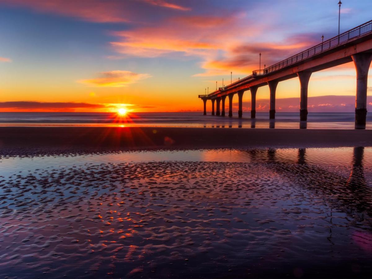 Coastal City Retreat - New Brighton Accommodation Christchurch Bagian luar foto